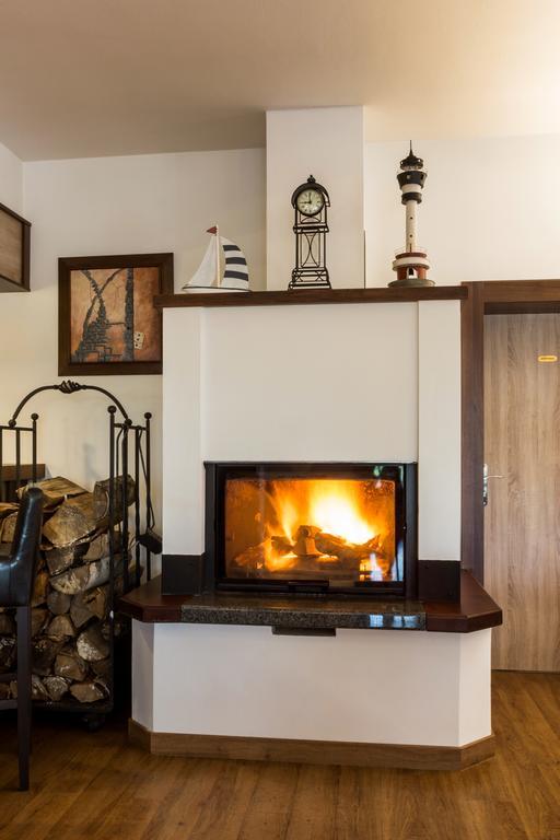 Hotel Admiral Lipno nad Vltavou Ngoại thất bức ảnh