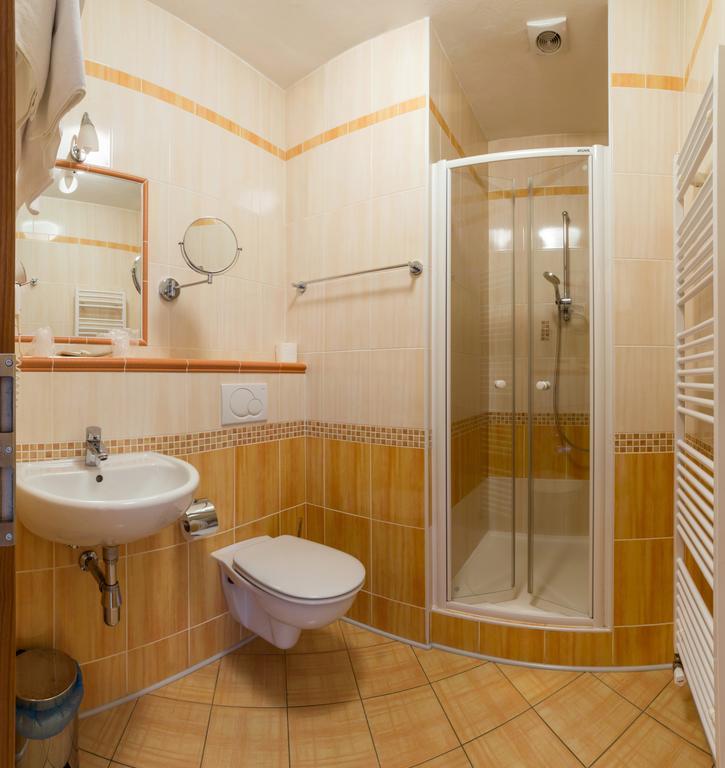 Hotel Admiral Lipno nad Vltavou Ngoại thất bức ảnh