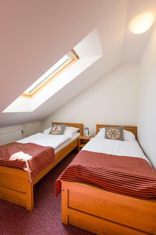 Hotel Admiral Lipno nad Vltavou Ngoại thất bức ảnh